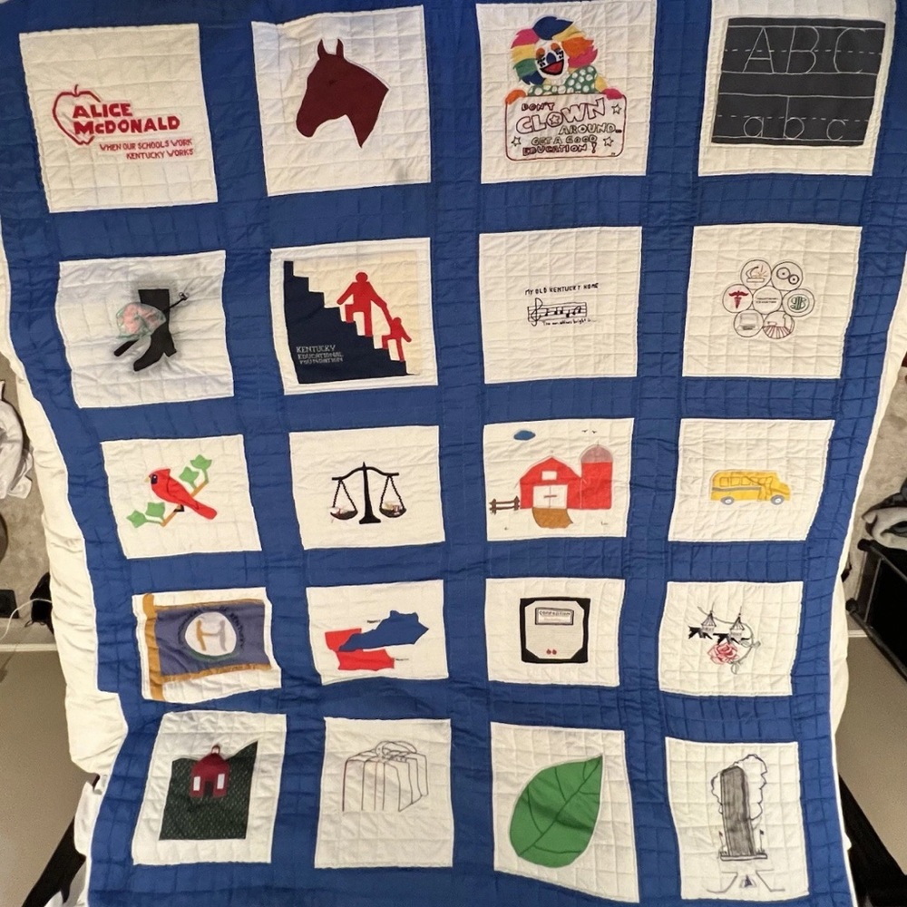 Quilt vintage 1985 Alice McDonald Unique Commemorative Present Kentucky Educate‎
